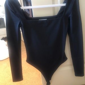 Aritzia babaton contour square neck longsleeve bodysuit size small